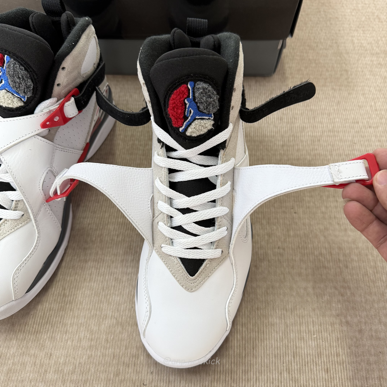 Air Jordan 8 Retro Bugs Bunny 2025 305381 100 (9) - www.newkick.vip