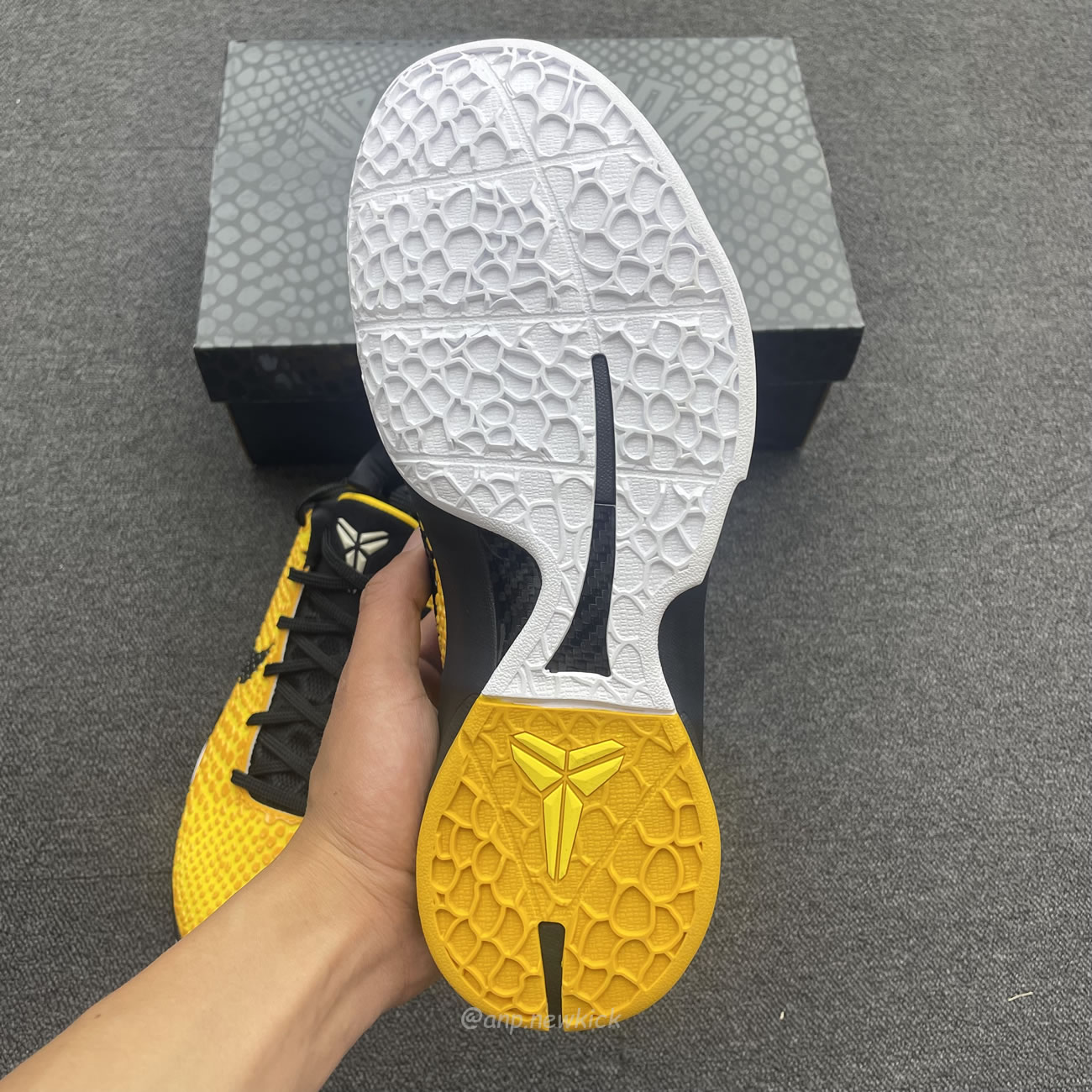 Nike Kobe 6 Lightbulb 429659 700 (4) - www.newkick.vip