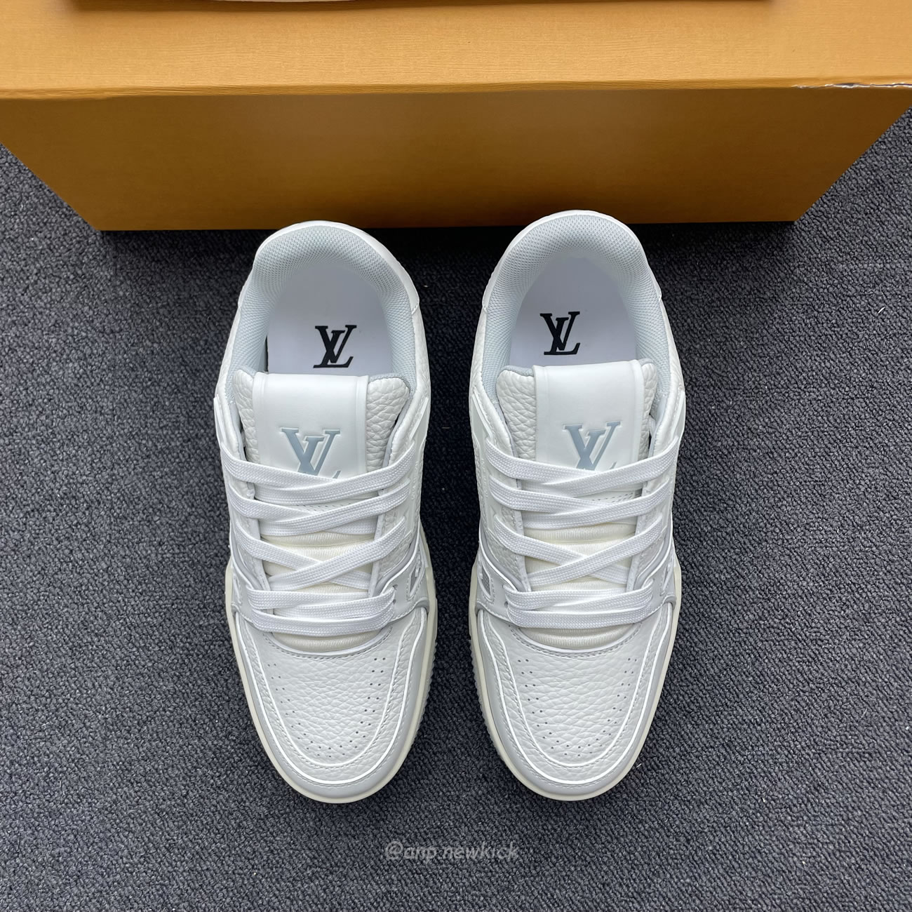Louis Vuitton Trainer White Signature 51bcolre (2) - www.newkick.vip