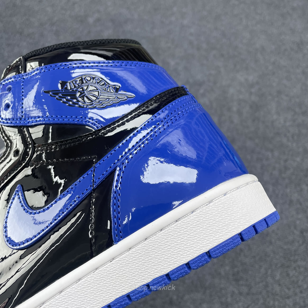 Air Jordan 1 Retro High Og Patent Royal 555088 404 (7) - www.newkick.vip