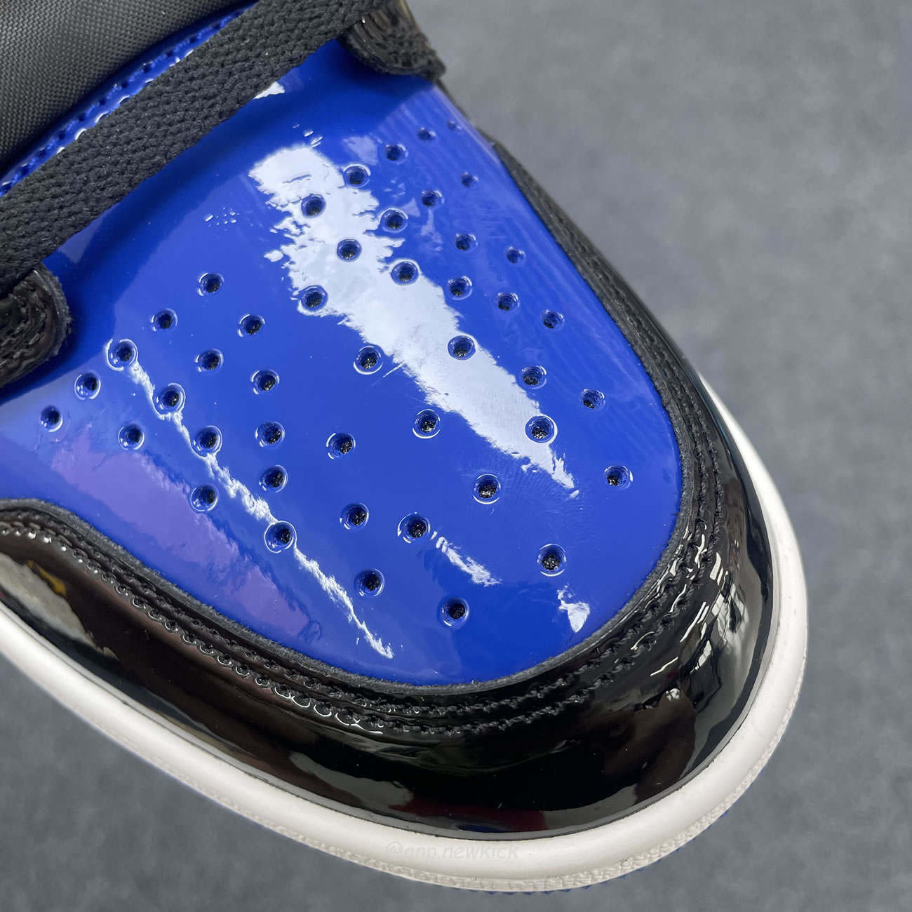 Air Jordan 1 Retro High Og Patent Royal 555088 404 (3) - www.newkick.vip