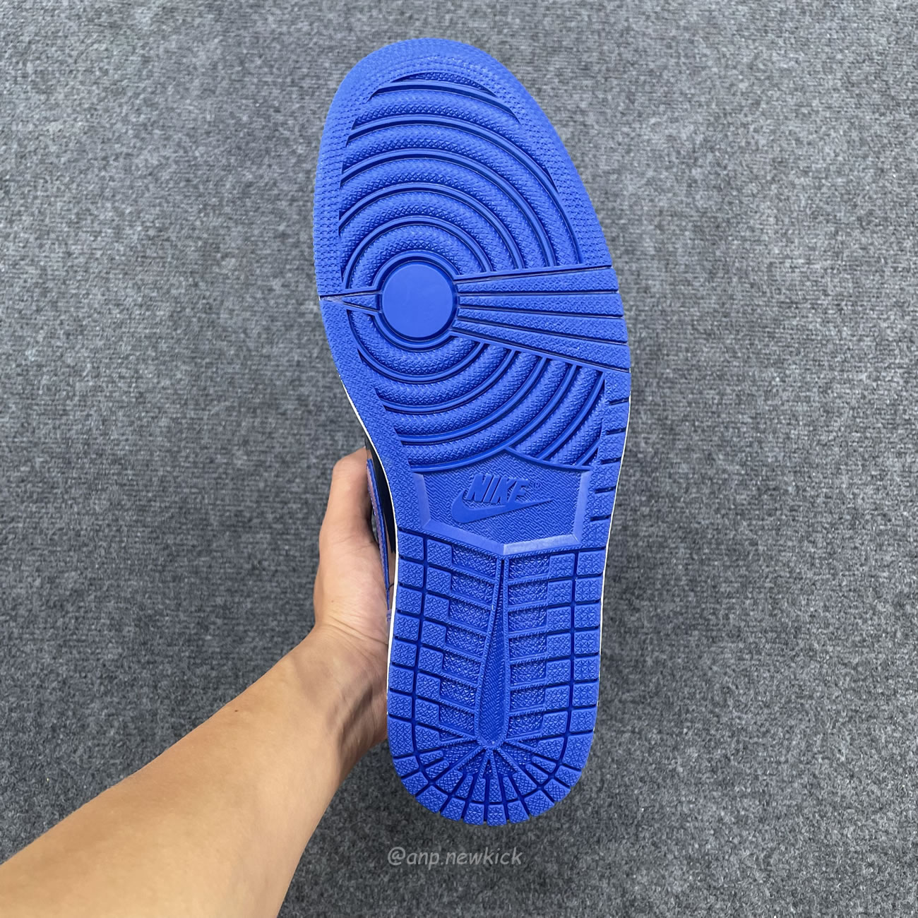 Air Jordan 1 Retro High Og Patent Royal 555088 404 (4) - www.newkick.vip