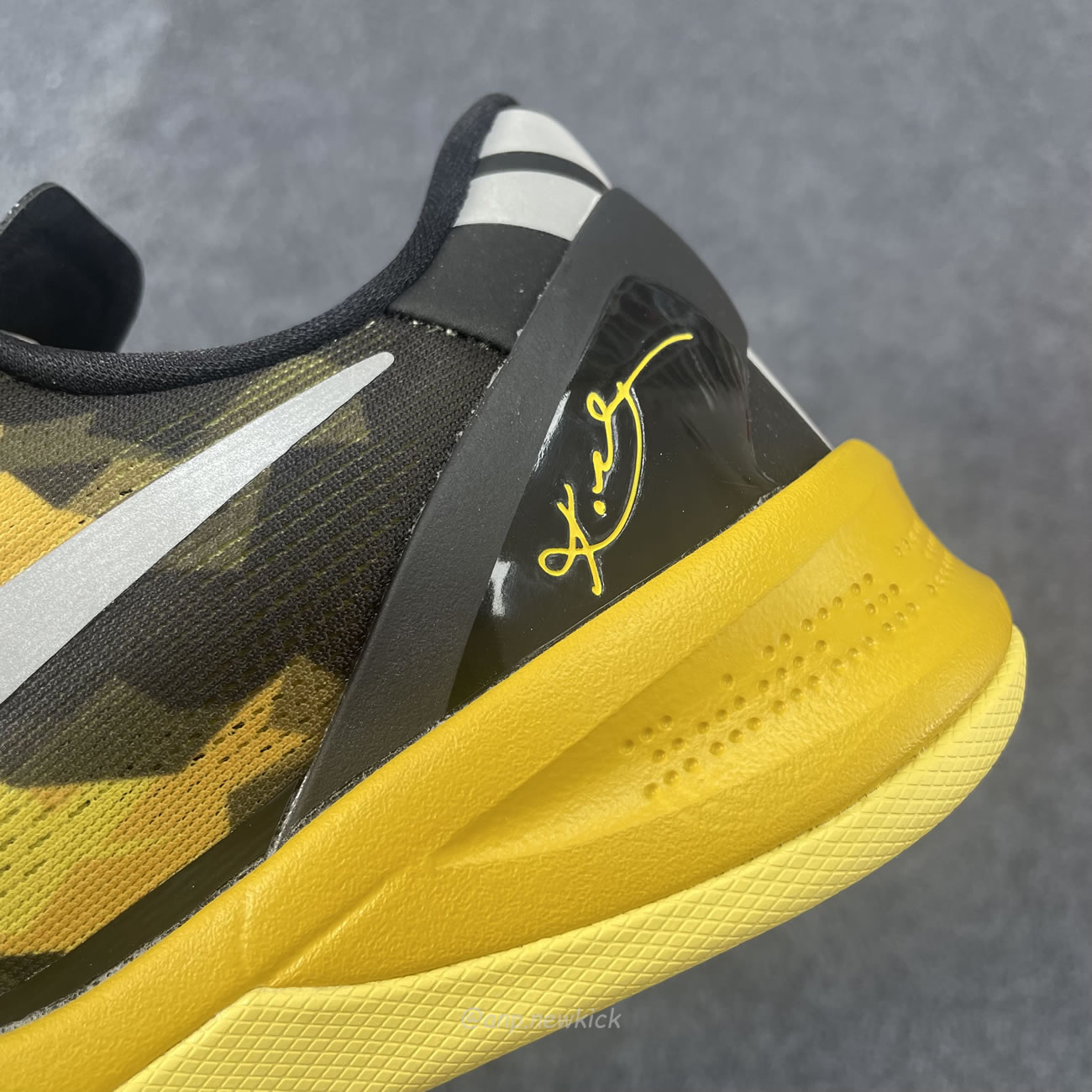 Nike Kobe 8 Xdr Black Yellow 555286‑077 (4) - www.newkick.vip