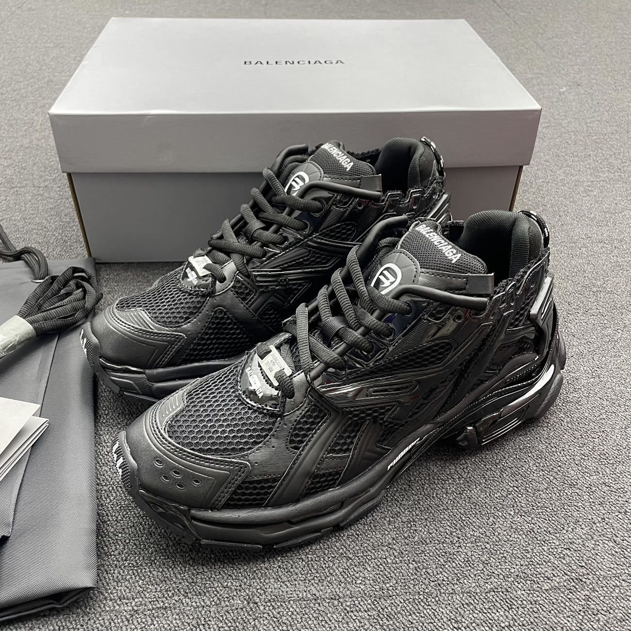 Balenciaga Runner Black 677403w3rb11000 (2) - www.newkick.vip Balenciaga Runner Black 677403w3rb11000 (2) - www.newkick.vip