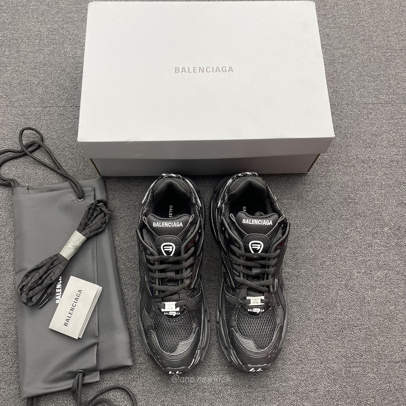 Balenciaga Runner Black 677403w3rb11000 (9) - www.newkick.vip Balenciaga Runner Black 677403w3rb11000 (9) - www.newkick.vip
