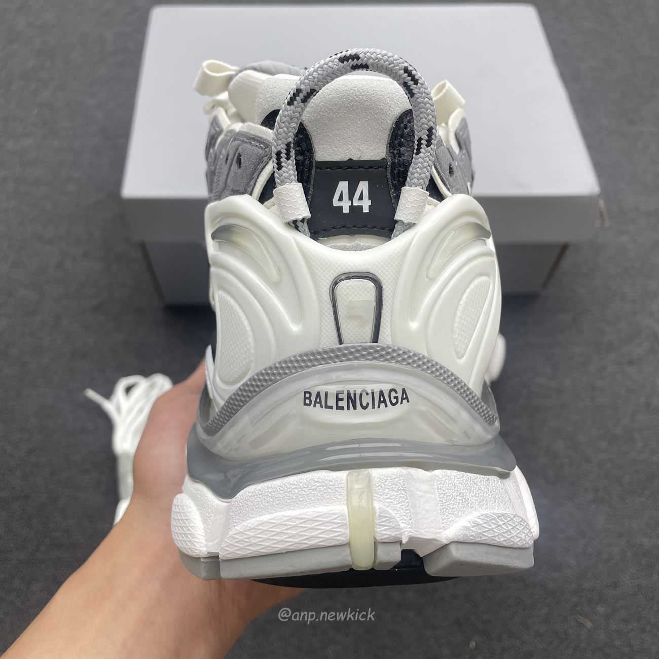 Balenciaga Runner Grey White Black 772774w3rny9012 (6) - www.newkick.vip