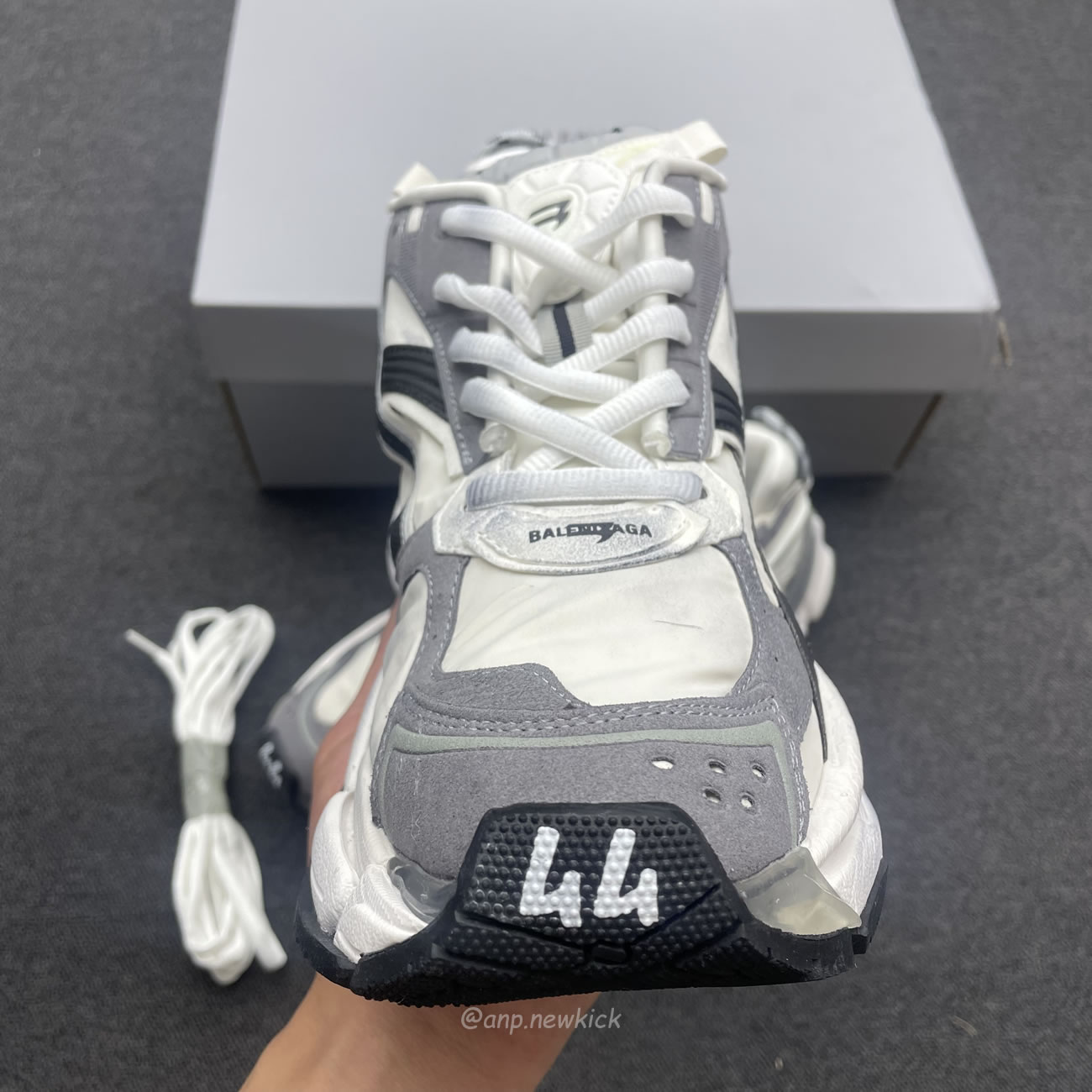 Balenciaga Runner Grey White Black 772774w3rny9012 (8) - www.newkick.vip