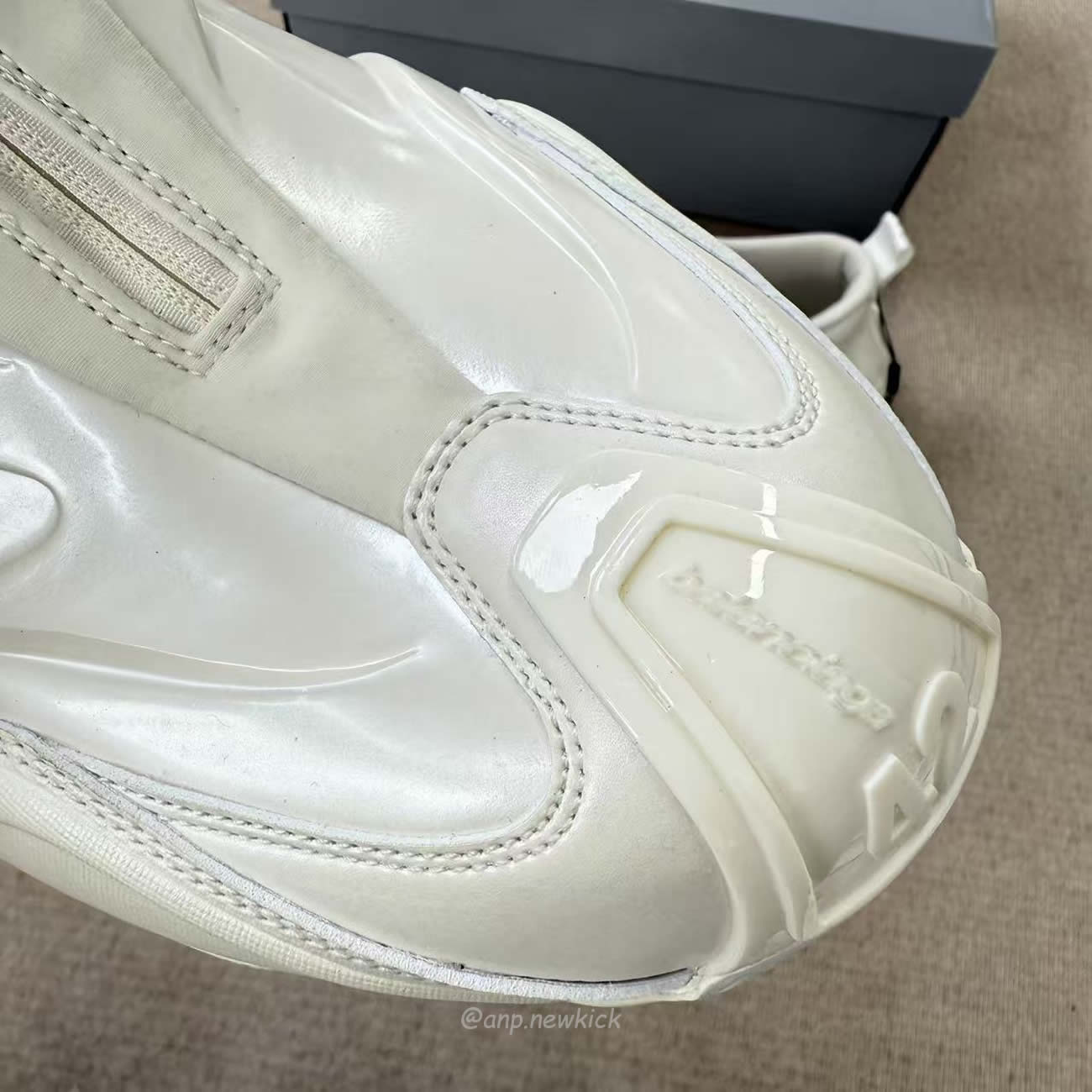 Balenciaga Basketball Sneaker In White 824909 Wbkbm9000 (10) - www.newkick.vip Balenciaga Basketball Sneaker In White 824909 Wbkbm9000 (10) - www.newkick.vip