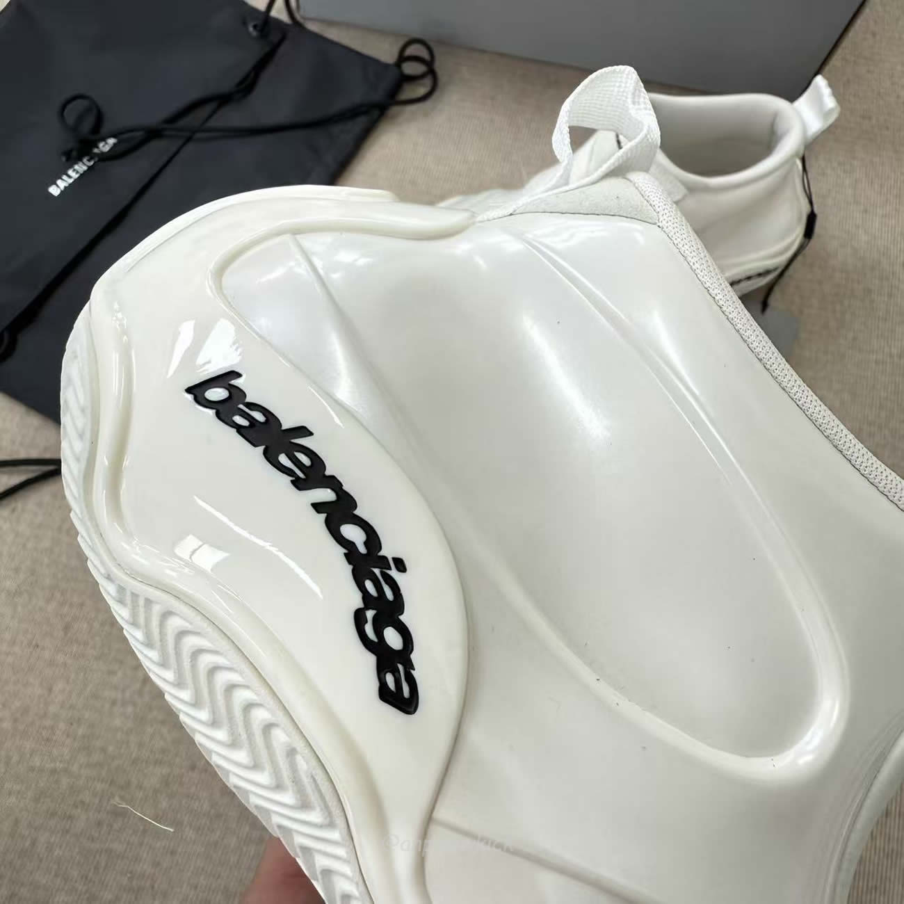 Balenciaga Basketball Sneaker In White 824909 Wbkbm9000 (8) - www.newkick.vip Balenciaga Basketball Sneaker In White 824909 Wbkbm9000 (8) - www.newkick.vip