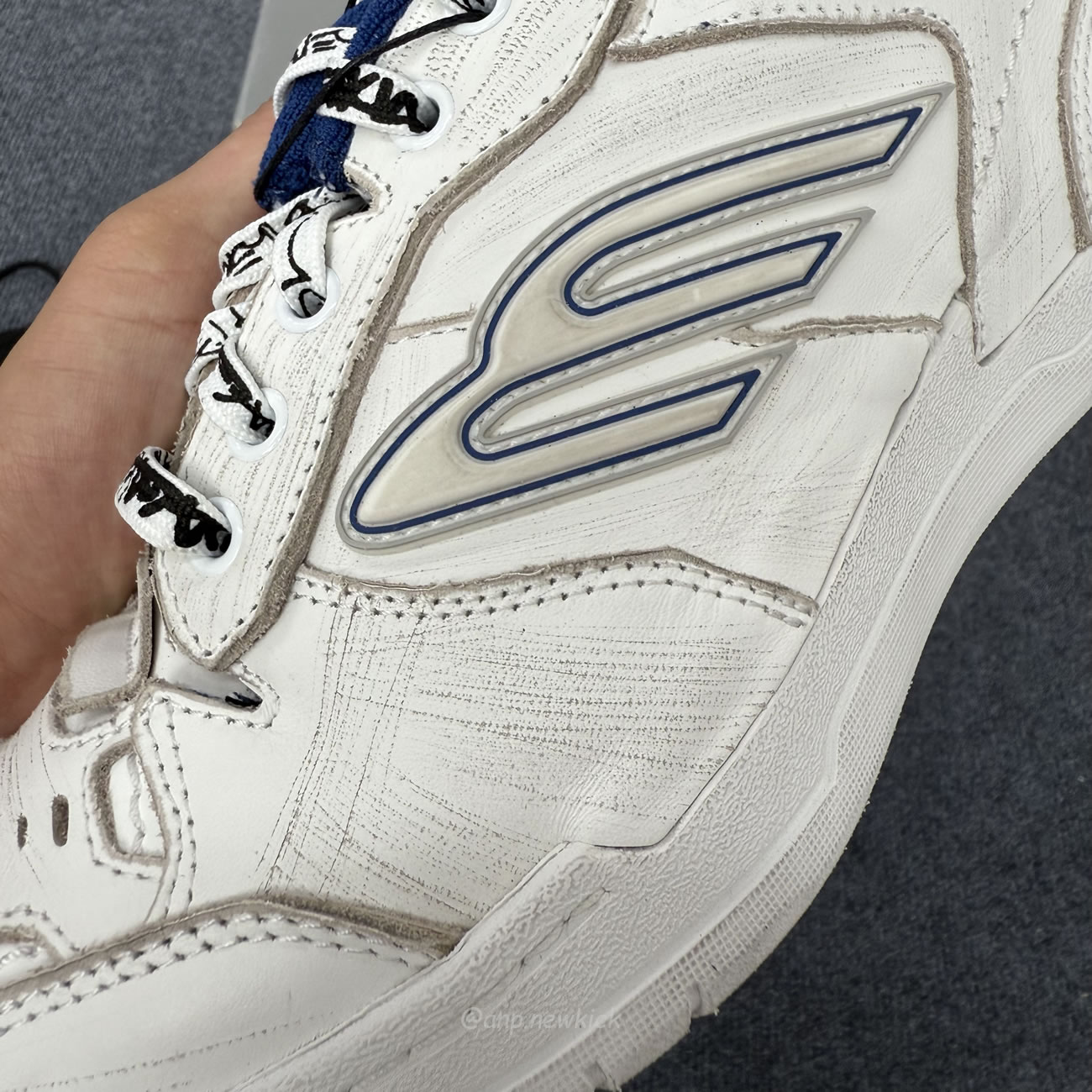 Balenciaga Hamptons Worn Out Mens Sports Shoes 841765wcurb9141 (2) - www.newkick.vip Balenciaga Hamptons Worn Out Mens Sports Shoes 841765wcurb9141 (2) - www.newkick.vip