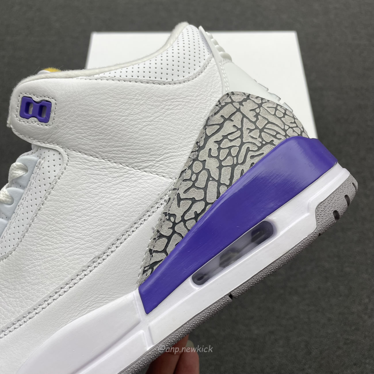 Air Jordan 3 Retro Kobe Bryant Pe 869802 907 (5) - www.newkick.vip Air Jordan 3 Retro Kobe Bryant Pe 869802 907 (5) - www.newkick.vip