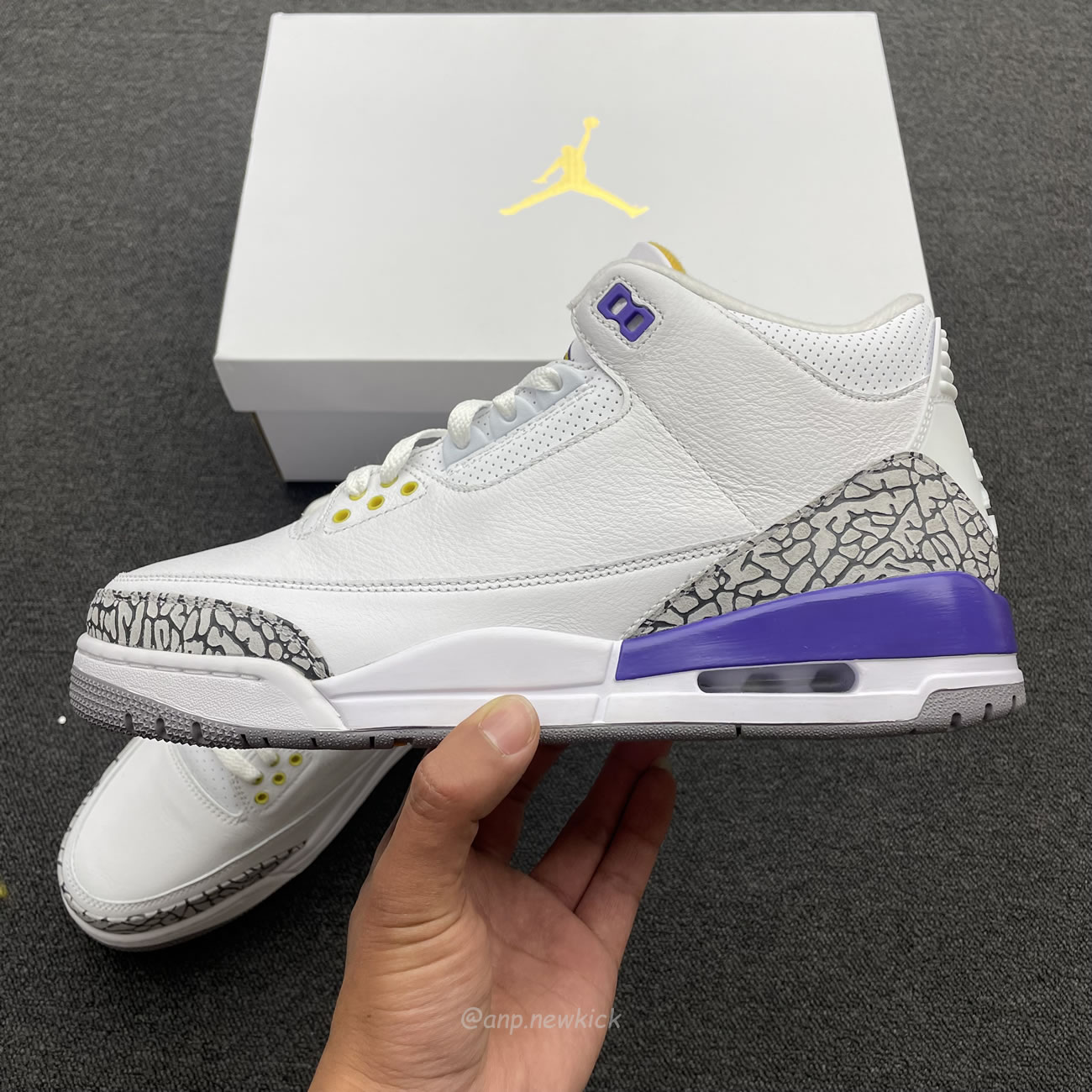 Air Jordan 3 Retro Kobe Bryant Pe 869802 907 (6) - www.newkick.vip Air Jordan 3 Retro Kobe Bryant Pe 869802 907 (6) - www.newkick.vip
