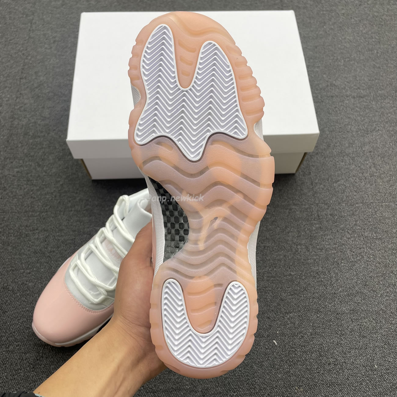 Air Jordan 11 Retro Low Legend Pink Womens Ah7860 160 (9) - www.newkick.vip