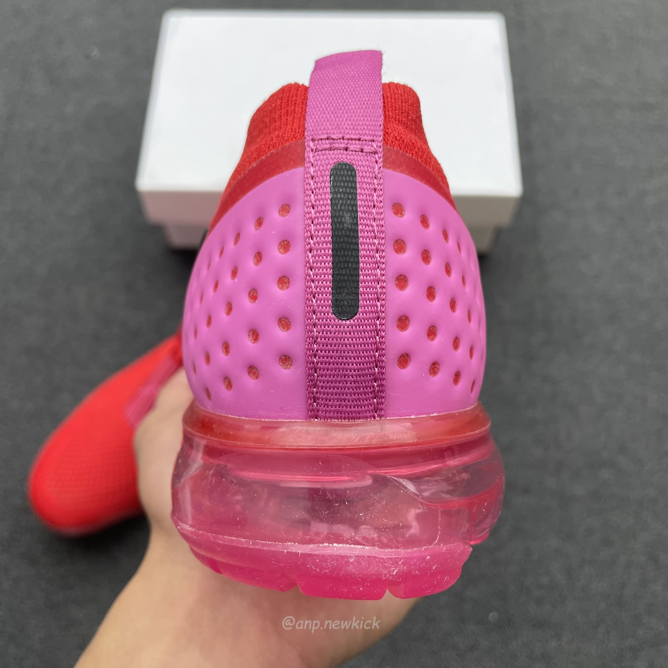 Nike Air Vapormax Moc 2 University Red Fuchsia Blast Womens Aj6599 600 (2) - www.newkick.vip