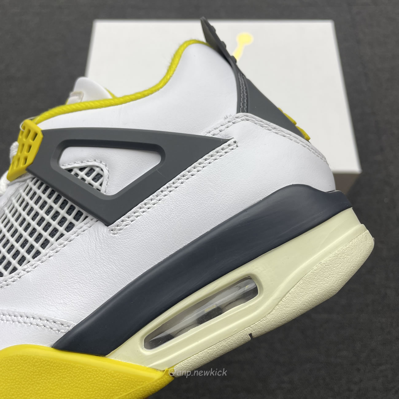 Air Jordan 4 Retro Vivid Sulfur Womens Aq9129 101 (11) - www.newkick.vip
