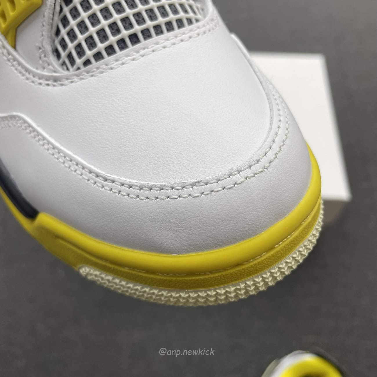 Air Jordan 4 Retro Vivid Sulfur Womens Aq9129 101 (9) - www.newkick.vip