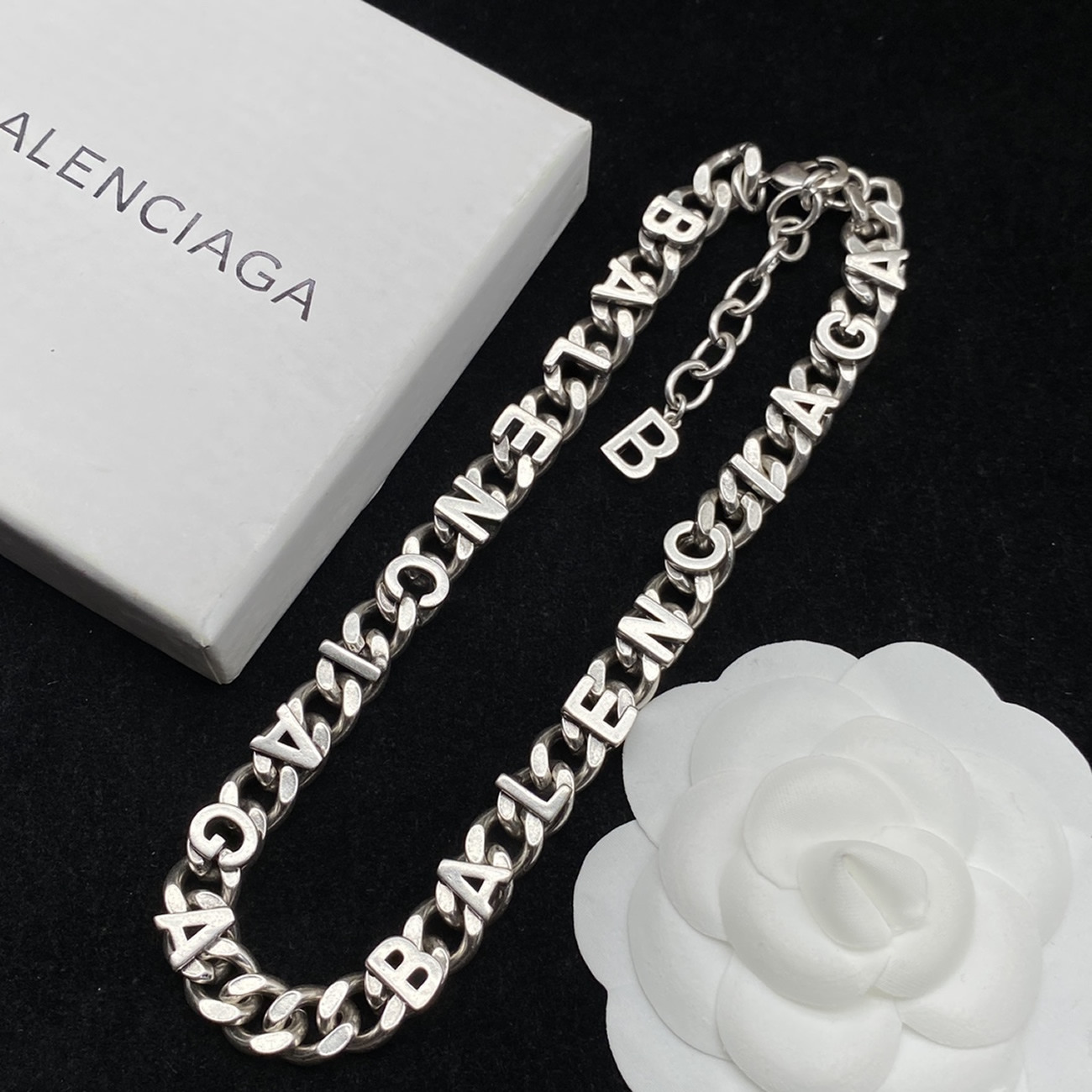 Balenciaga Logo Text Chain Necklace Bal203587 (1) - www.newkick.vip