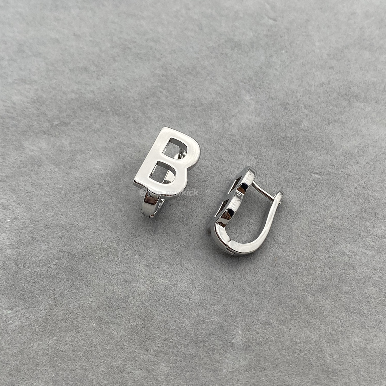 Balenciaga Earrings (2) - www.newkick.vip Balenciaga Earrings (2) - www.newkick.vip
