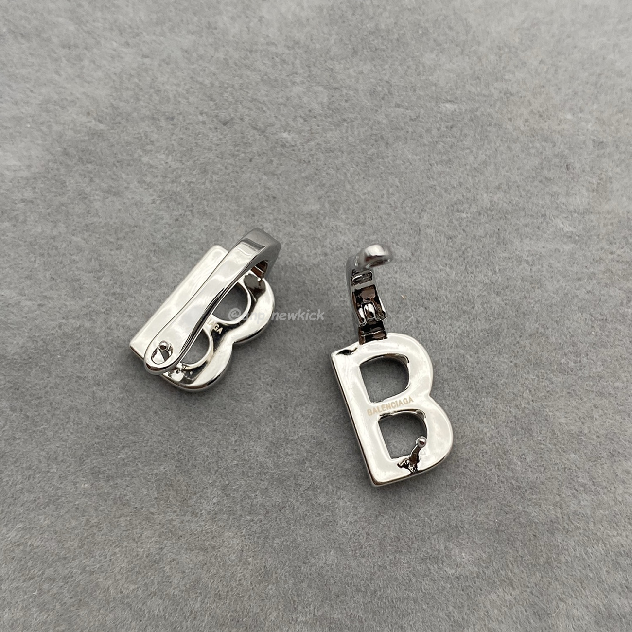 Balenciaga Earrings (4) - www.newkick.vip Balenciaga Earrings (4) - www.newkick.vip