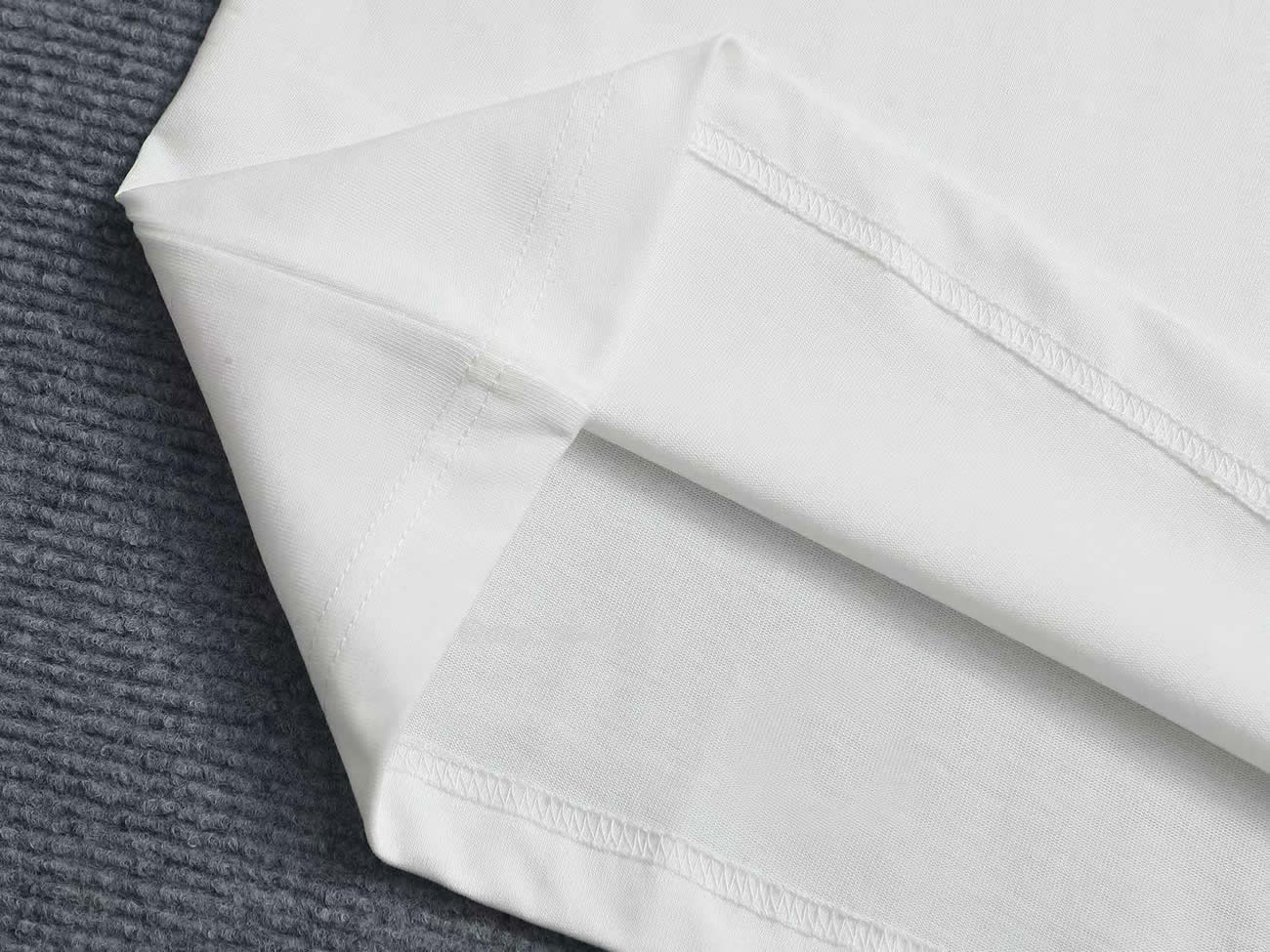 Burberry Equestrian Knight Detail Cotton T Shirt (5) - www.newkick.vip