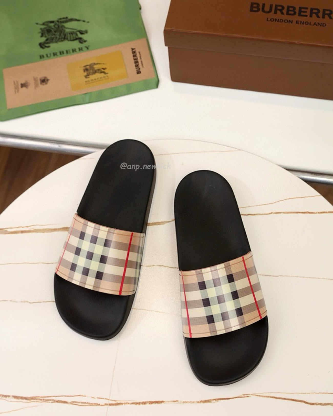 Burberry Vintage Check Slides Beige (2) - www.newkick.vip Burberry Vintage Check Slides Beige (2) - www.newkick.vip