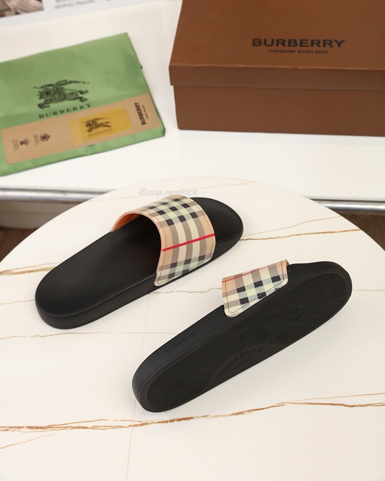 Burberry Vintage Check Slides Beige (5) - www.newkick.vip Burberry Vintage Check Slides Beige (5) - www.newkick.vip