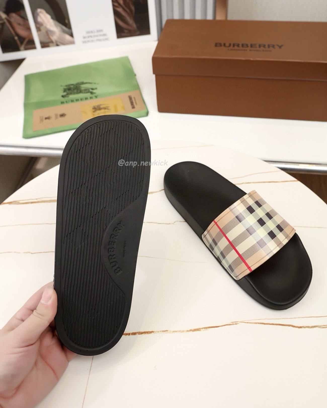Burberry Vintage Check Slides Beige (6) - www.newkick.vip Burberry Vintage Check Slides Beige (6) - www.newkick.vip