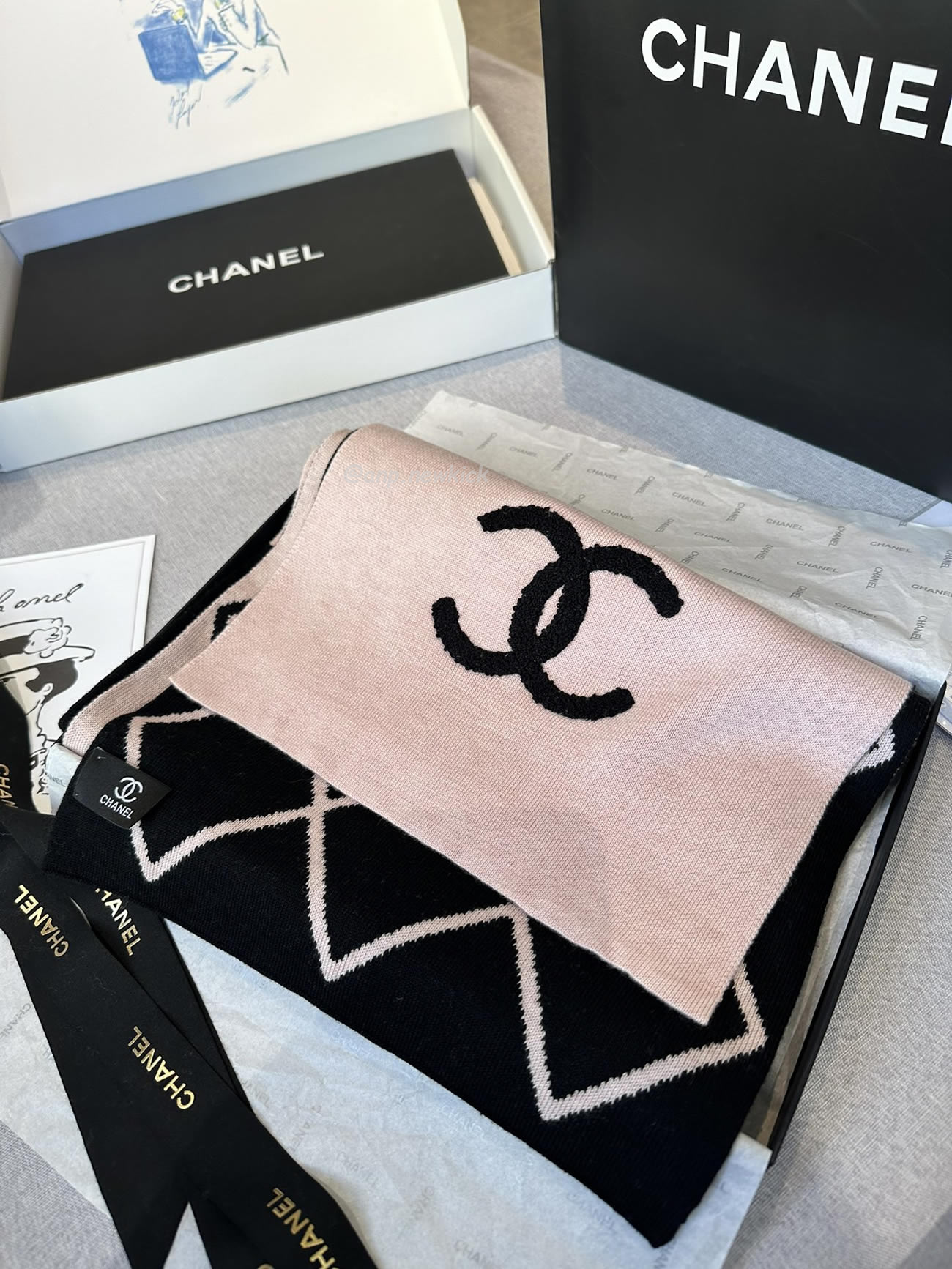 Chanel 2024 New 24b Cashmere Knitted Scarf 30x180cm (6) - www.newkick.vip Chanel 2024 New 24b Cashmere Knitted Scarf 30x180cm (6) - www.newkick.vip