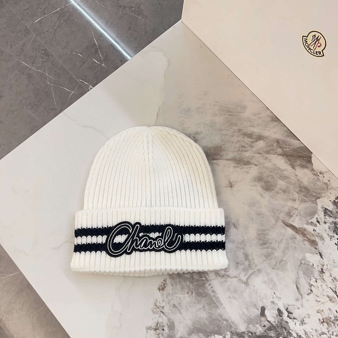 Chanel Knitted Cold Hat White Black Gray Brown (13) - www.newkick.vip Chanel Knitted Cold Hat White Black Gray Brown (13) - www.newkick.vip