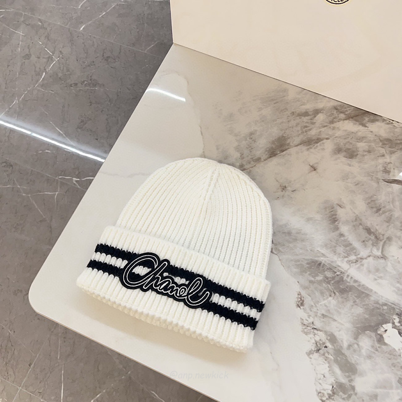 Chanel Knitted Cold Hat White Black Gray Brown (7) - www.newkick.vip Chanel Knitted Cold Hat White Black Gray Brown (7) - www.newkick.vip