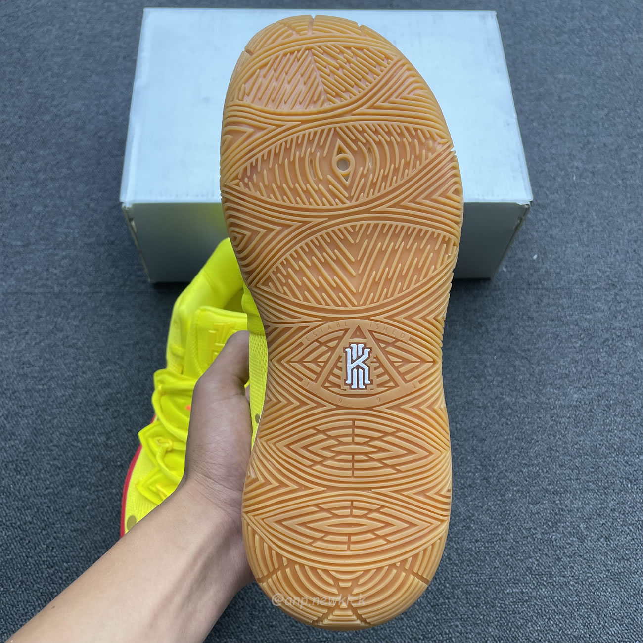 Nike Kyrie 5 Spongebob Squidward Patrick Cj6951 300 Cj6950 600 (32) - www.newkick.vip Nike Kyrie 5 Spongebob Squidward Patrick Cj6951 300 Cj6950 600 (32) - www.newkick.vip