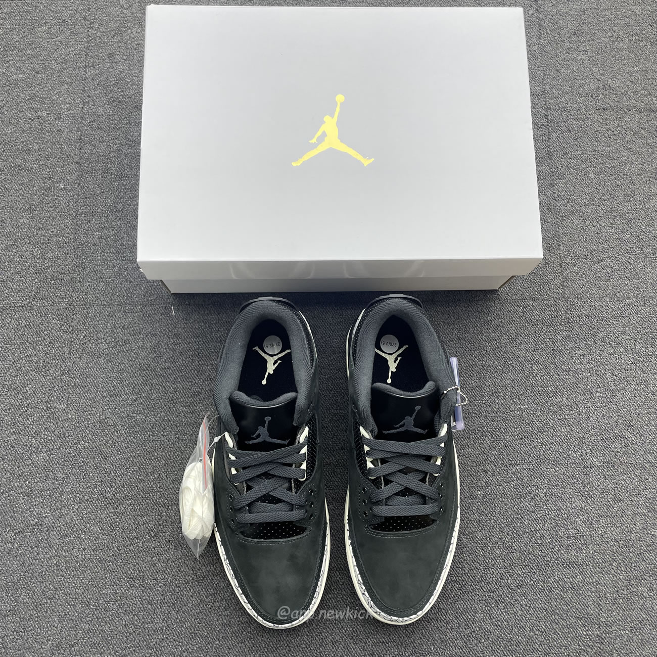 Air Jordan 3 Retro Off Noir Womens Ck9246 001 (9) - www.newkick.vip Air Jordan 3 Retro Off Noir Womens Ck9246 001 (9) - www.newkick.vip