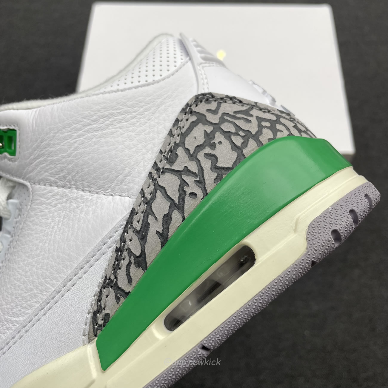Air Jordan 3 Retro Lucky Green Womens Ck9246 136 (10) - www.newkick.vip