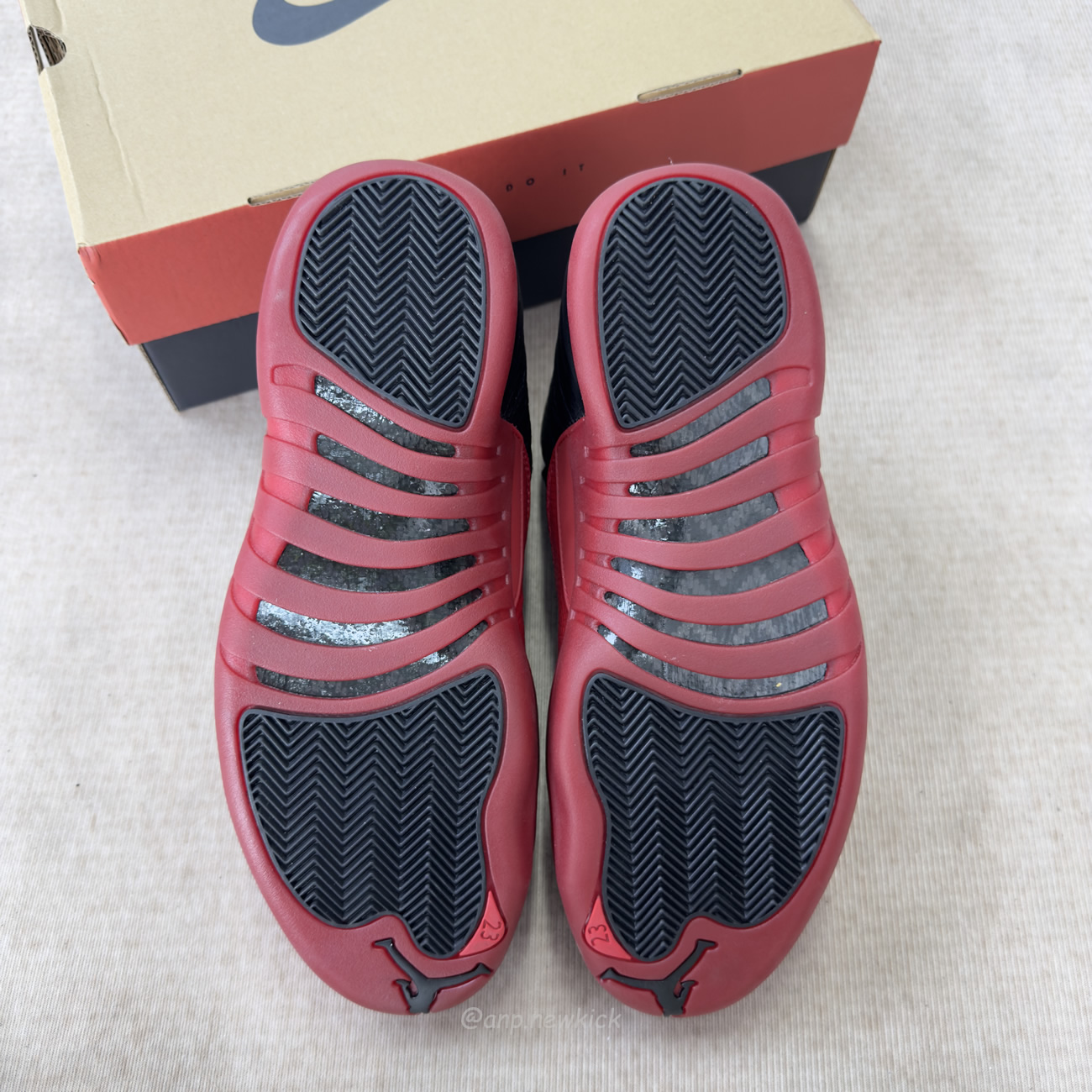 Air Jordan 12 Flu Game 2025 Ct8013 002 (2) - www.newkick.vip