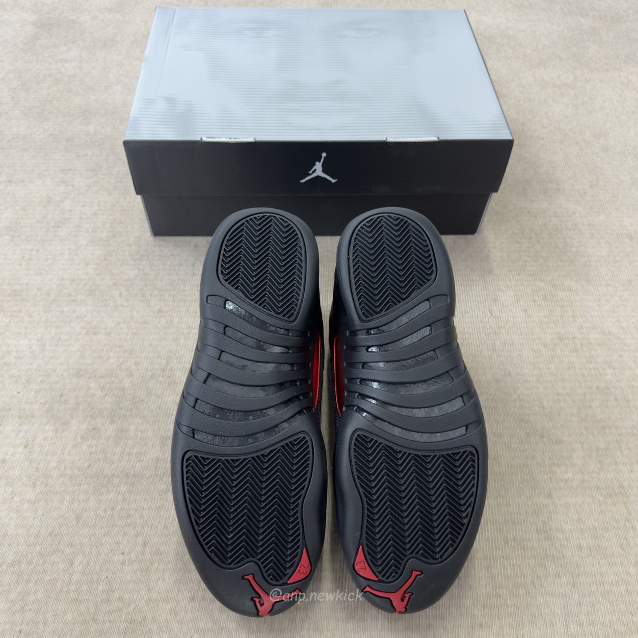 Air Jordan 12 Retro Bloodline Black Ct8013 003 (4) - www.newkick.vip