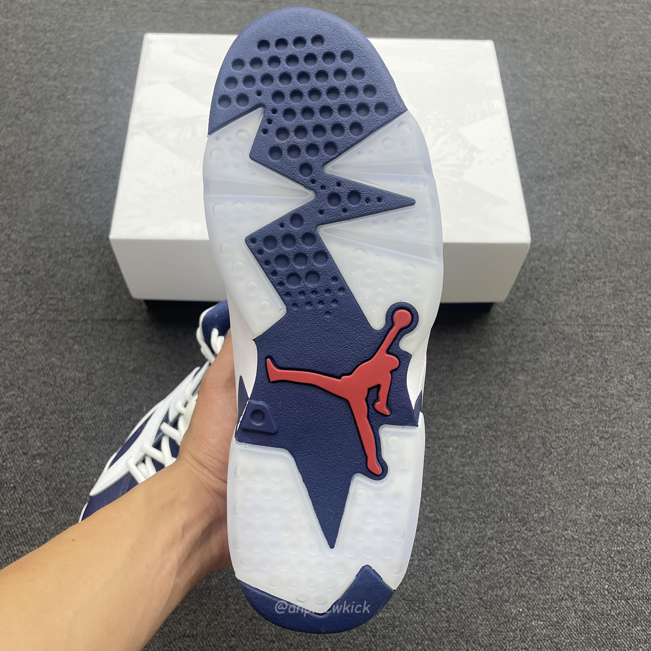 Air Jordan 6 Retro White Navy Red Ct8529 164 (5) - www.newkick.vip Air Jordan 6 Retro White Navy Red Ct8529 164 (5) - www.newkick.vip