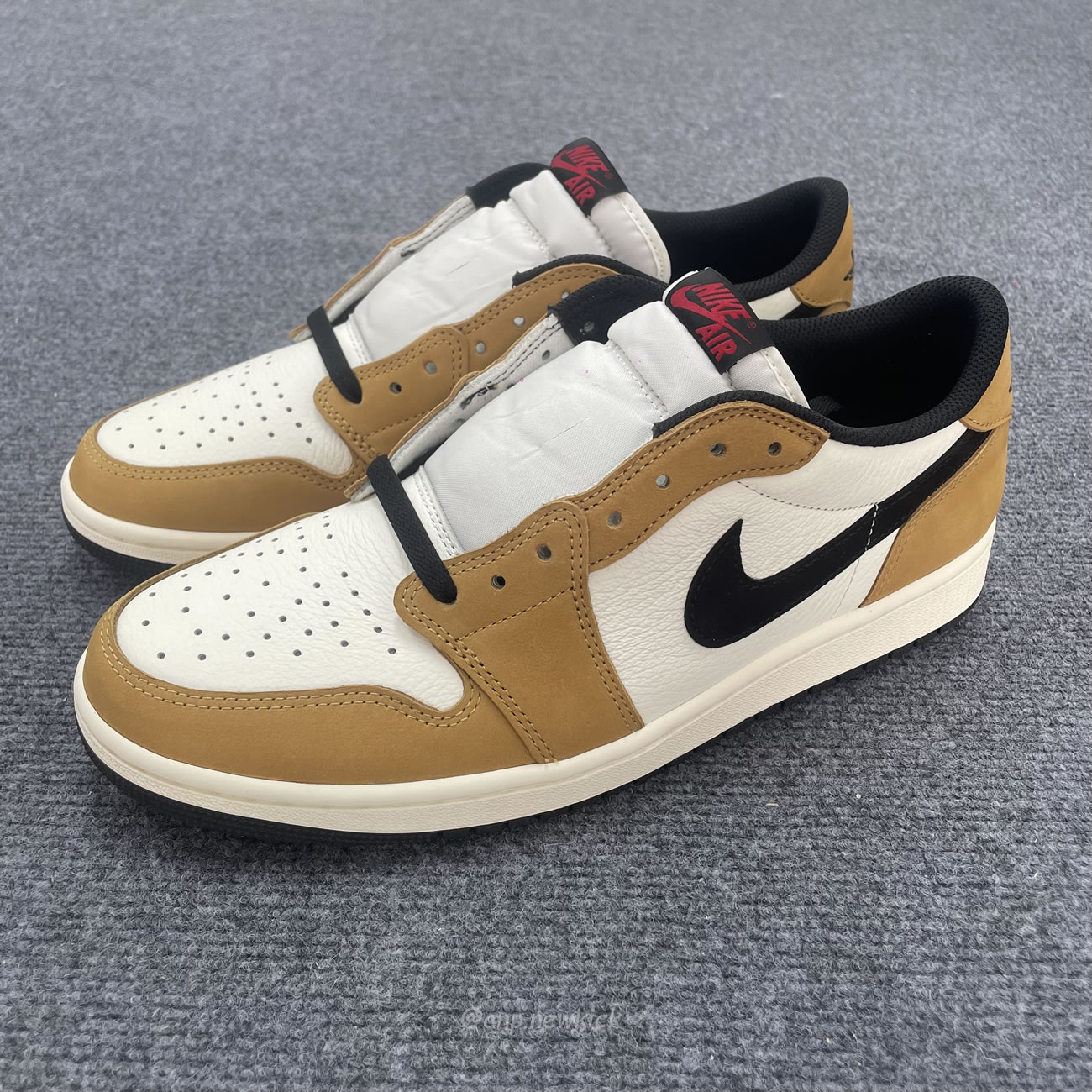 Air Jordan 1 Low Og Rookie Of The Year Cz0790 107 (2) - www.newkick.vip