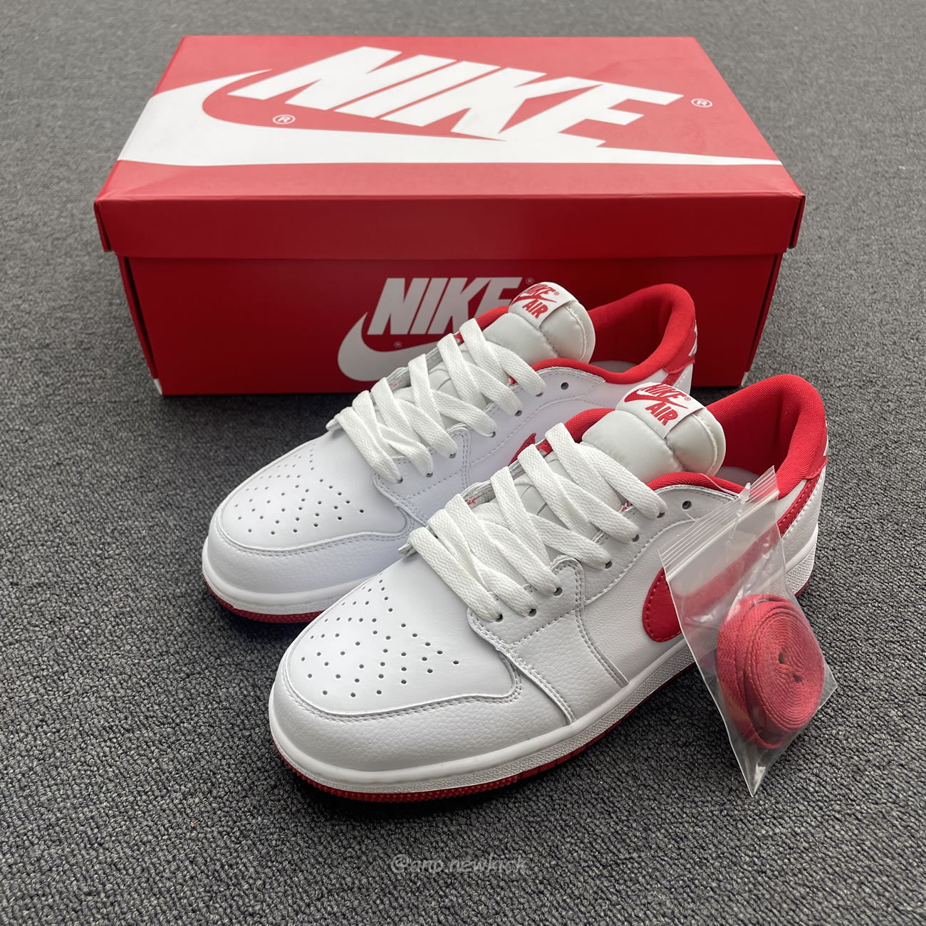 Air Jordan 1 Retro Low Og University Red Cz0790 161 (2) - www.newkick.vip Air Jordan 1 Retro Low Og University Red Cz0790 161 (2) - www.newkick.vip