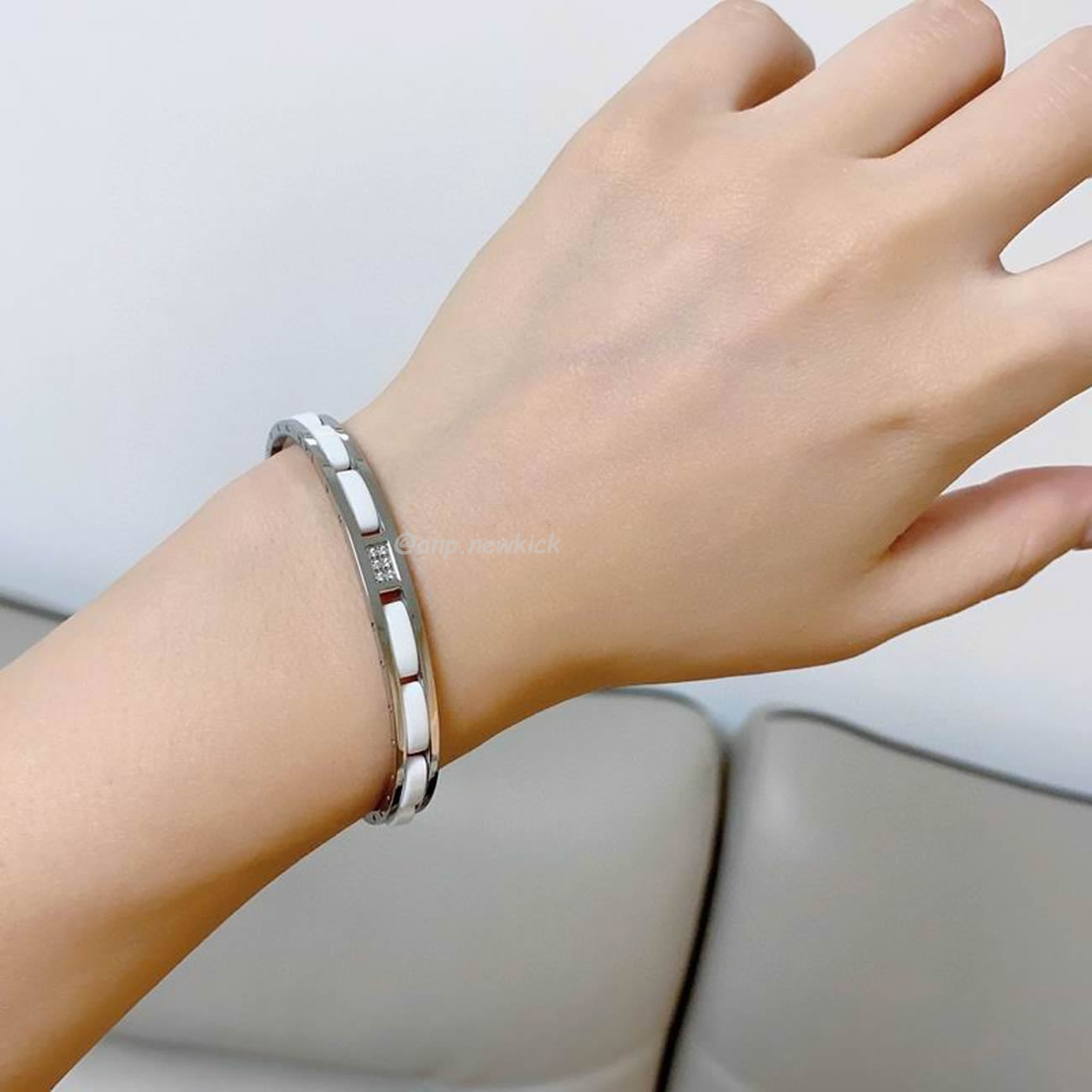 Cartier Bracelet 18k Gold (3) - www.newkick.vip Cartier Bracelet 18k Gold (3) - www.newkick.vip