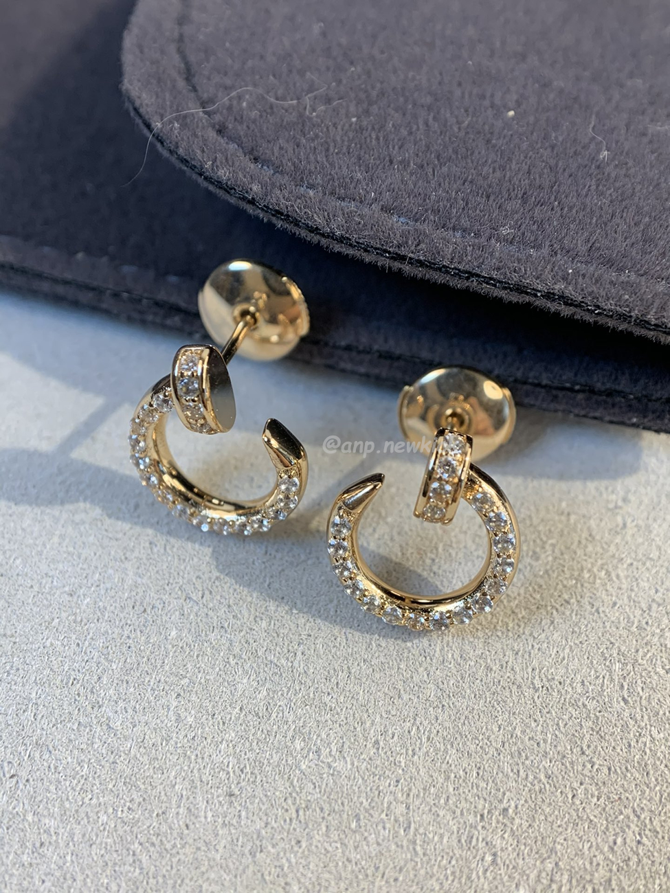 Cartier Nail With Diamond Tips Earrings (14) - www.newkick.vip