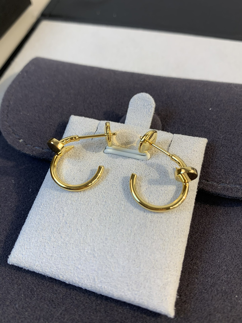 Cartier Nail With Diamond Tips Earrings (7) - www.newkick.vip