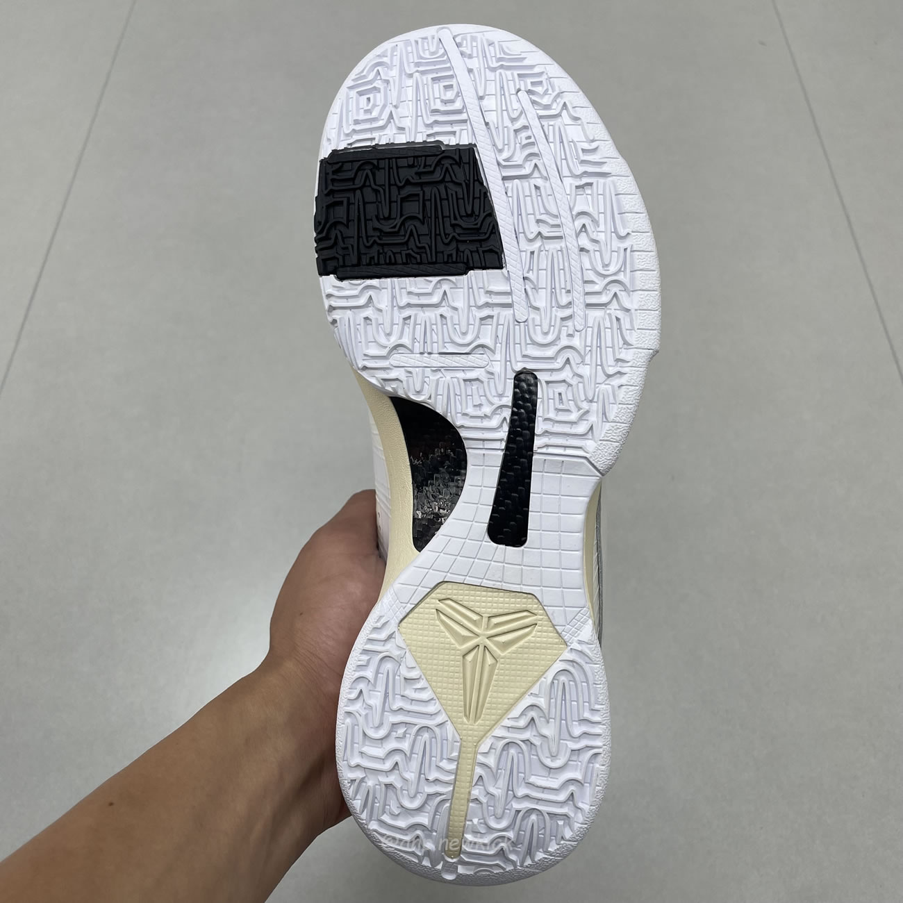 Nike Kobe 5 Protro Off White Db4796 101 (2) - www.newkick.vip Nike Kobe 5 Protro Off White Db4796 101 (2) - www.newkick.vip