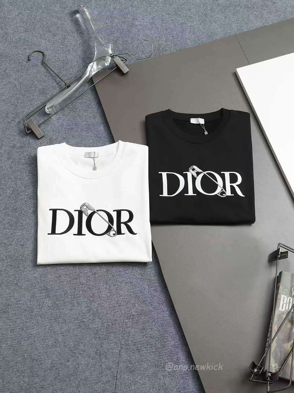 Dior Knitted Crewneck Short Sleeve For Men Black White (3) - www.newkick.vip Dior Knitted Crewneck Short Sleeve For Men Black White (3) - www.newkick.vip