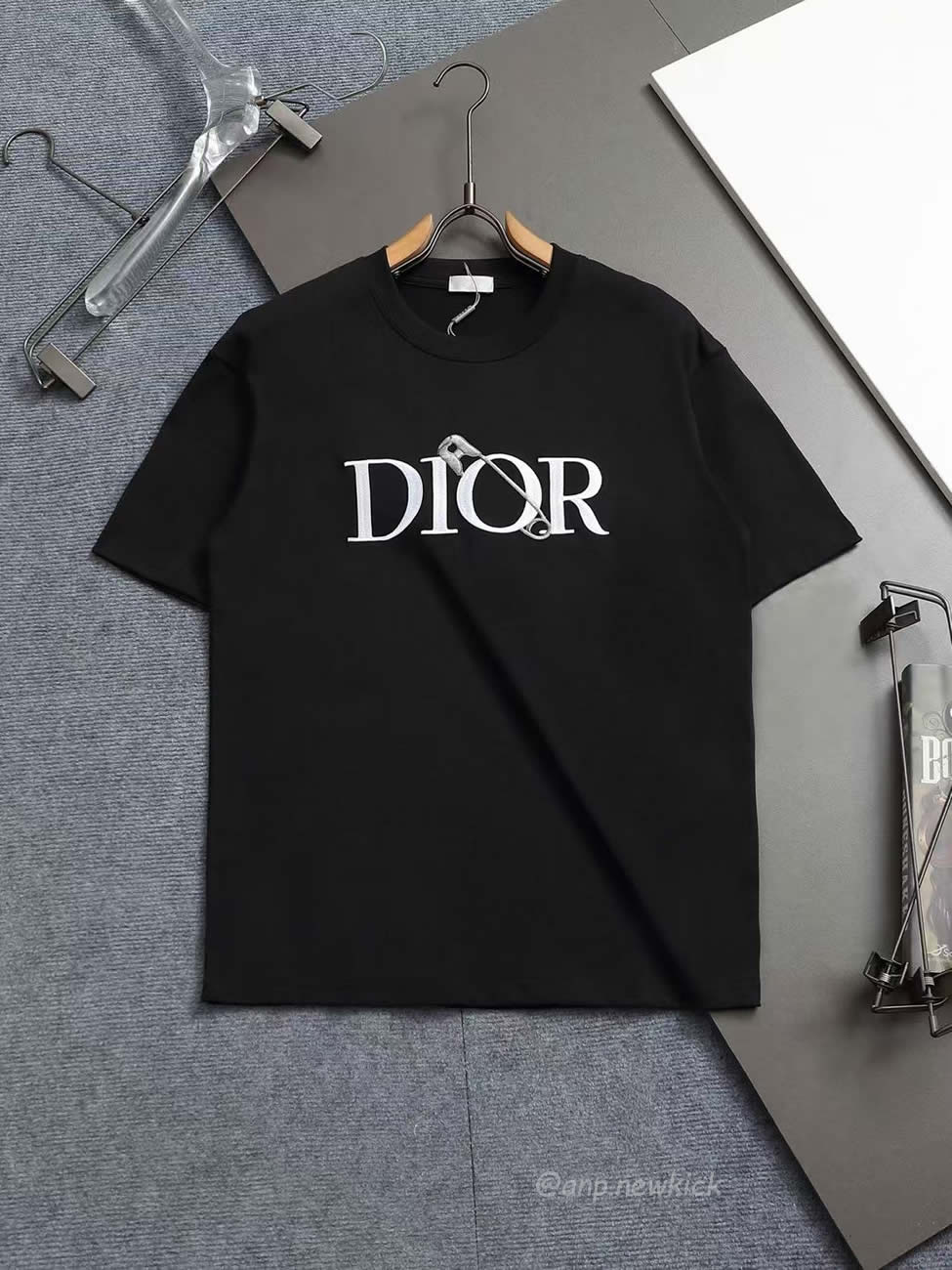 Dior Knitted Crewneck Short Sleeve For Men Black White (7) - www.newkick.vip Dior Knitted Crewneck Short Sleeve For Men Black White (7) - www.newkick.vip