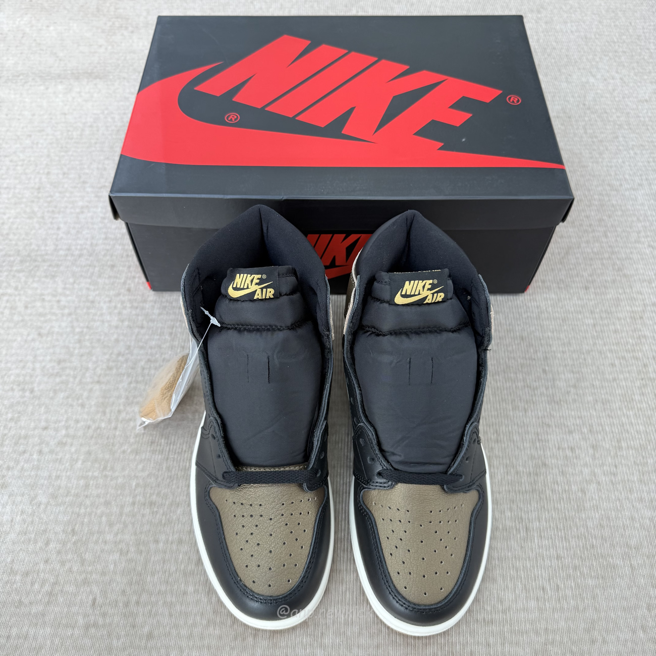 Air Jordan 1 Retro High Og Black Metallic Gold Dz5485 071 (10) - www.newkick.vip Air Jordan 1 Retro High Og Black Metallic Gold Dz5485 071 (10) - www.newkick.vip