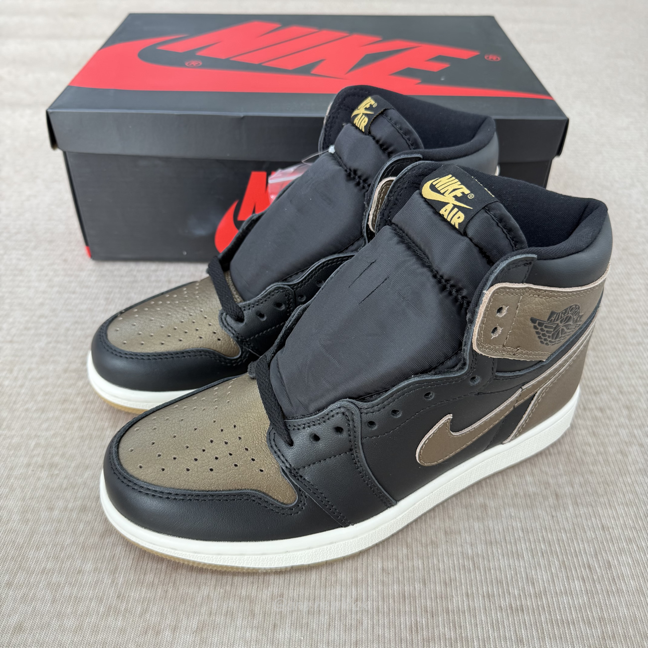 Air Jordan 1 Retro High Og Black Metallic Gold Dz5485 071 (2) - www.newkick.vip