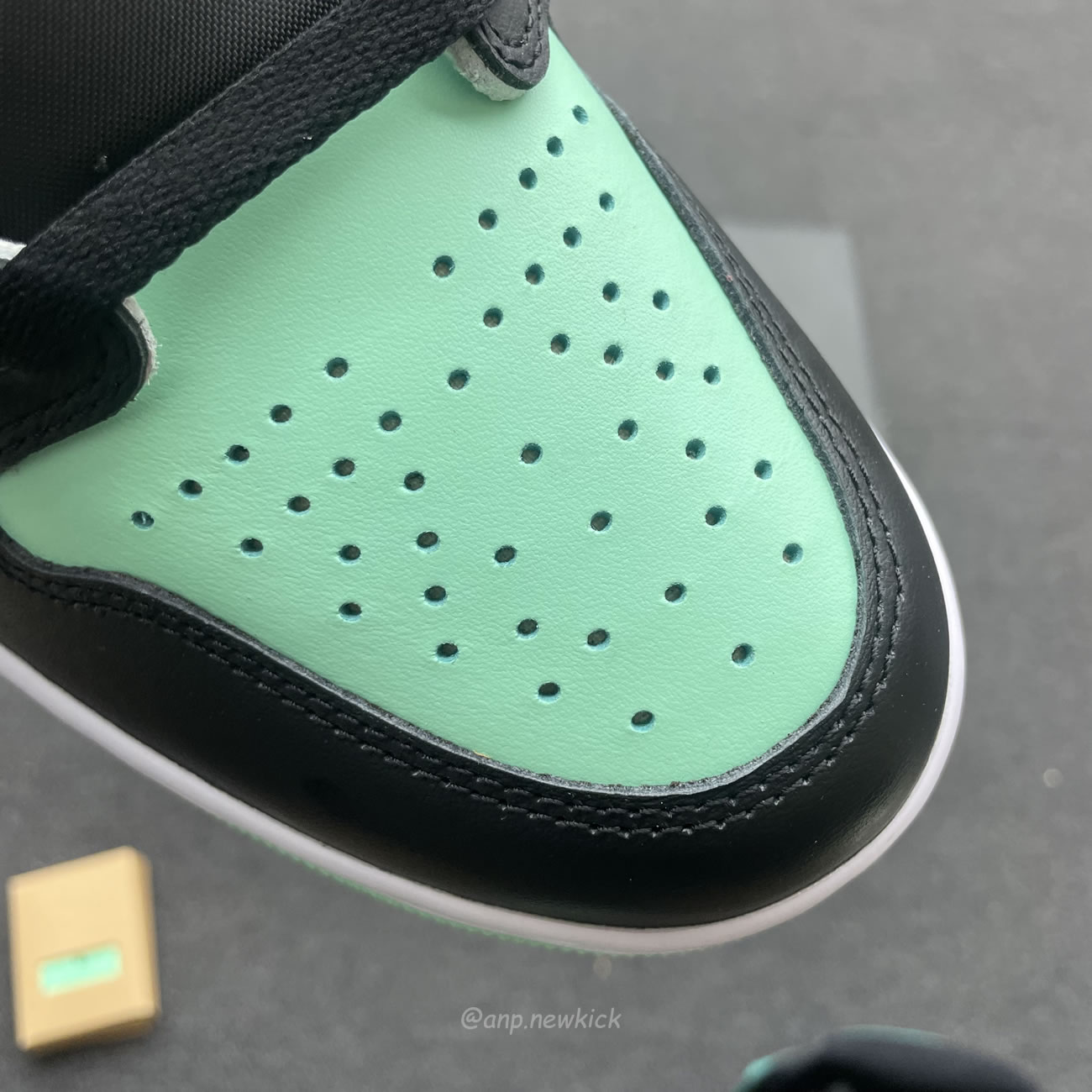 Air Jordan 1 Retro High Og Green Glow Dz5485 130 (10) - www.newkick.vip