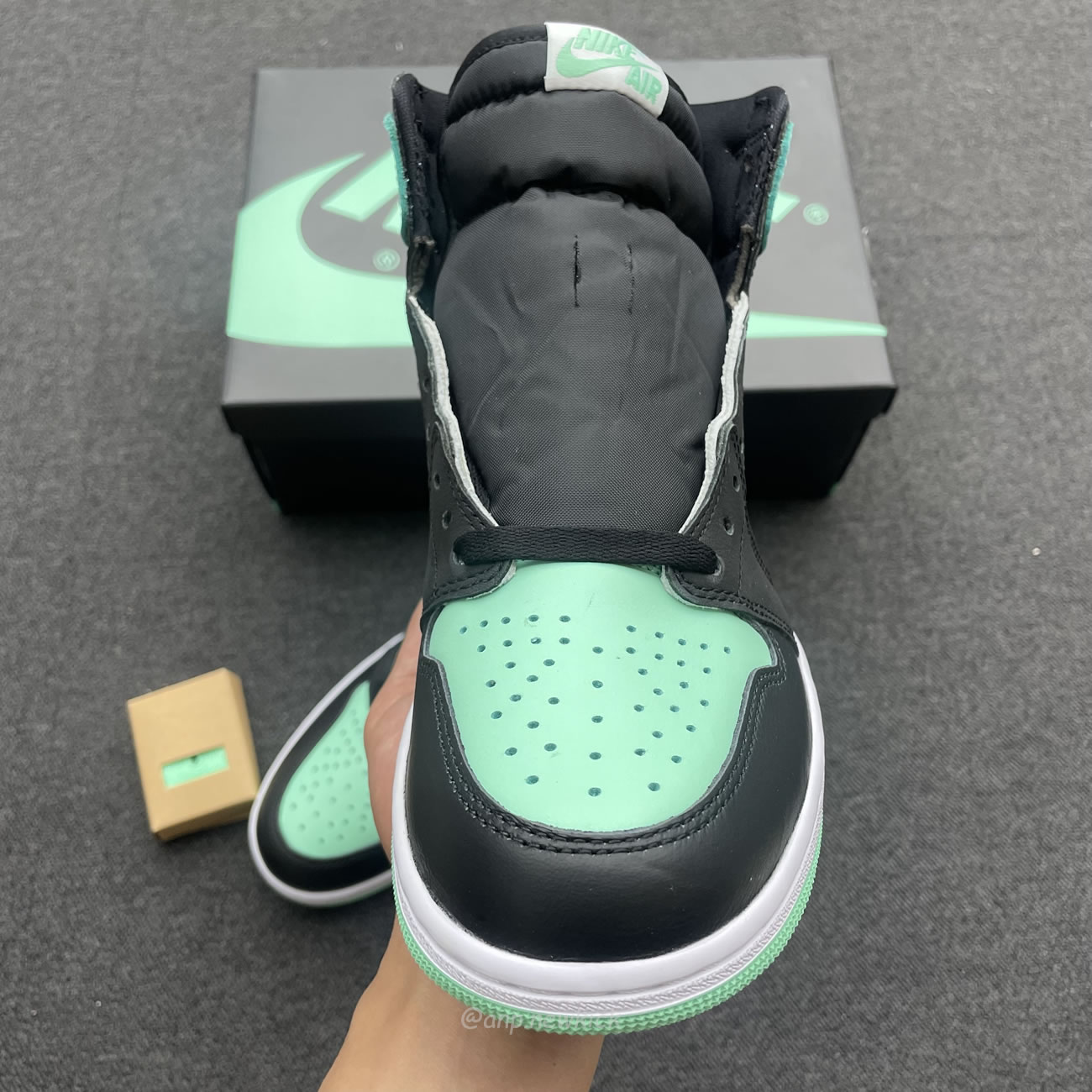 Air Jordan 1 Retro High Og Green Glow Dz5485 130 (8) - www.newkick.vip