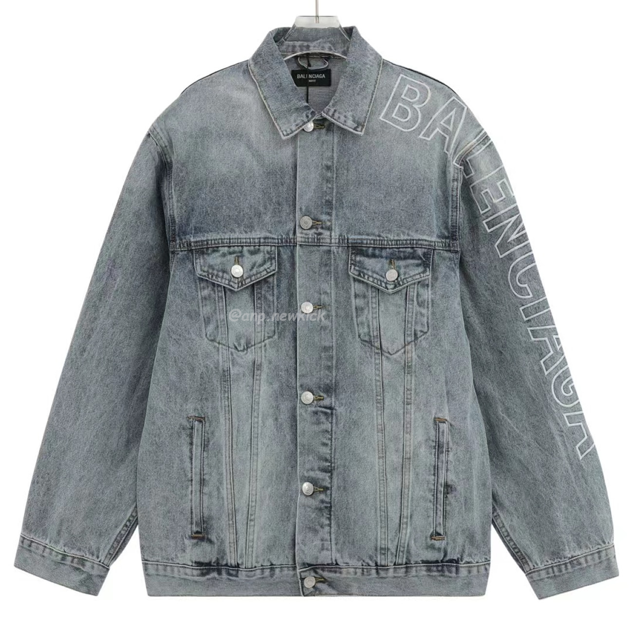 Balenciaga Retro Denim Jacket (1) - www.newkick.vip Balenciaga Retro Denim Jacket (1) - www.newkick.vip