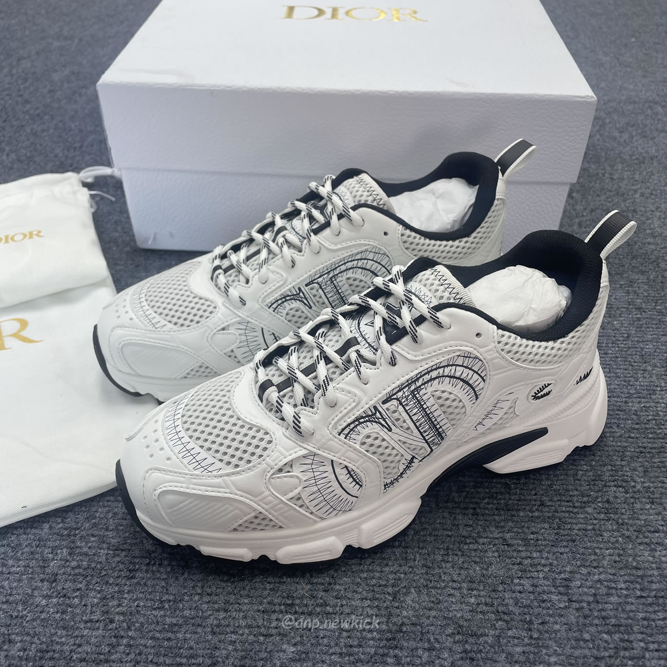 Dior Chrono Sneaker Mesh With White Black 19w White (7) - www.newkick.vip Dior Chrono Sneaker Mesh With White Black 19w White (7) - www.newkick.vip